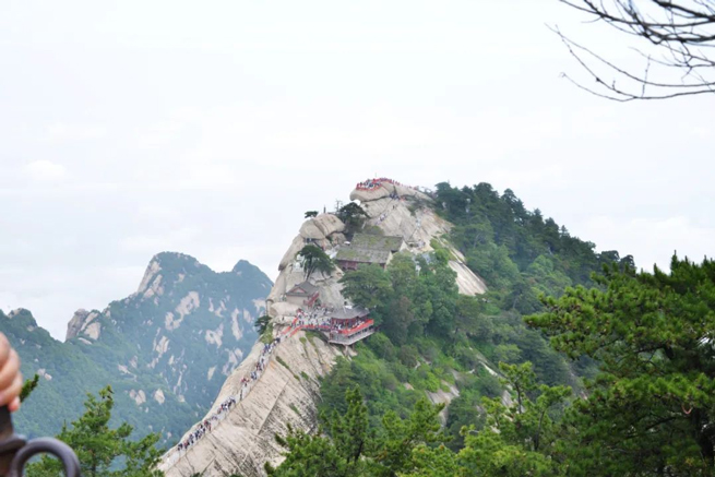 Nhân viên xiangyi tập trung tại thủ đô Tây An Cổ Đại để trải nghiệm cuộc hành trình lịch sử và văn hóa ngàn năm.